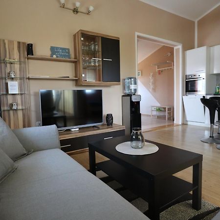 Apartman ˝Abaza˝ Vir Luaran gambar
